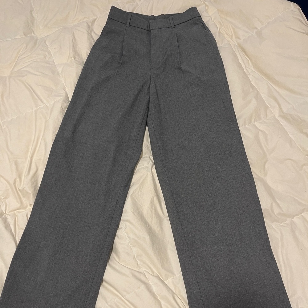 Uniqlo Women’s Wide Leg Gray Dress Pants